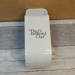 Pampered Chef White Plastic Adjustable Measuring Cup